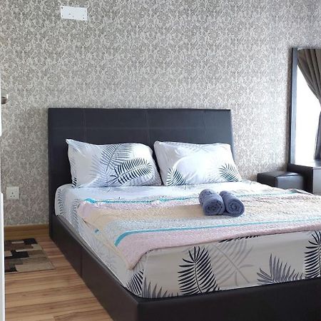 Dperdana -Dinies Pool,Wifi, Centre Of Kota Bharu, 4-5 Pax 아파트 외부 사진