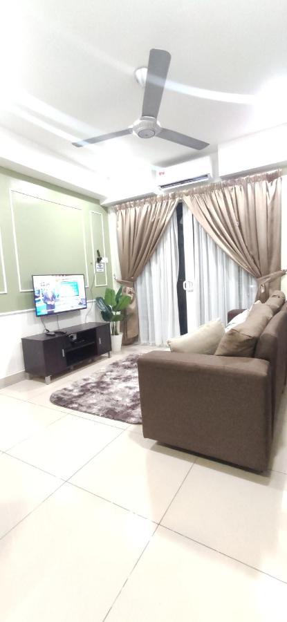 Dperdana -Dinies Pool,Wifi, Centre Of Kota Bharu, 4-5 Pax 아파트 외부 사진