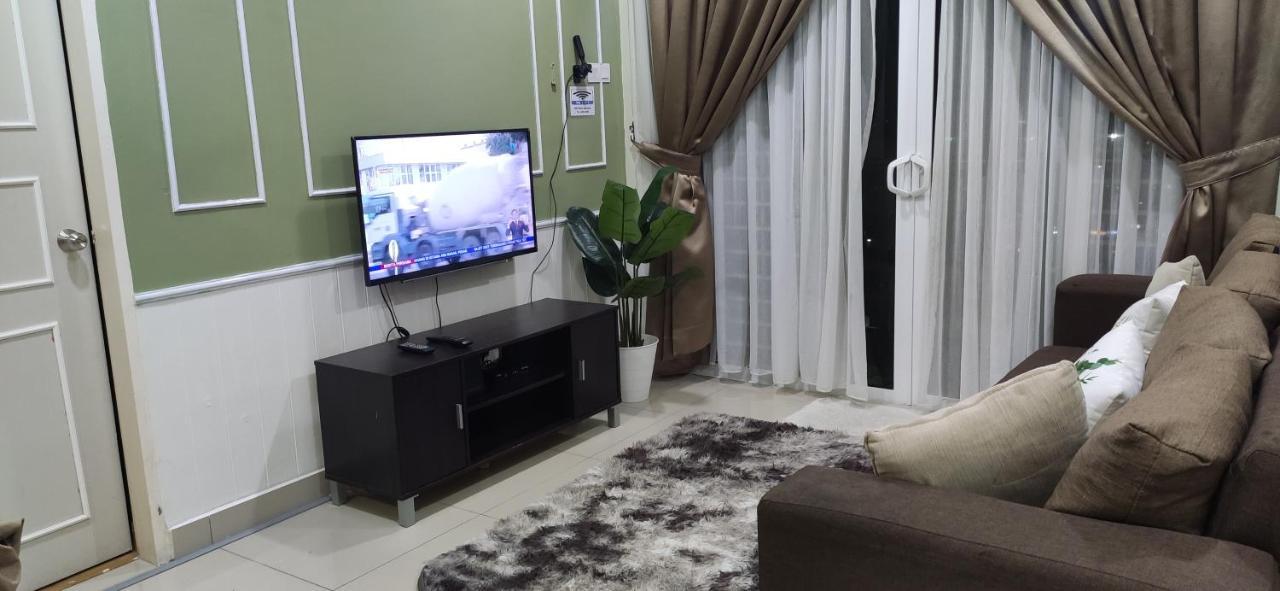 Dperdana -Dinies Pool,Wifi, Centre Of Kota Bharu, 4-5 Pax 아파트 외부 사진
