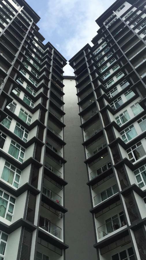 Dperdana -Dinies Pool,Wifi, Centre Of Kota Bharu, 4-5 Pax 아파트 외부 사진