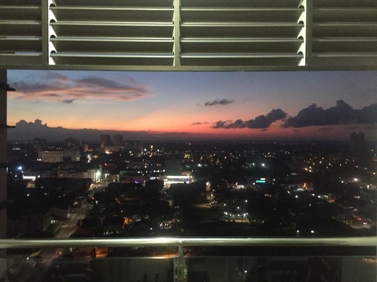 Dperdana -Dinies Pool,Wifi, Centre Of Kota Bharu, 4-5 Pax 아파트 외부 사진